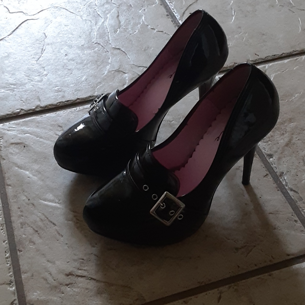 Ellie patent shoes